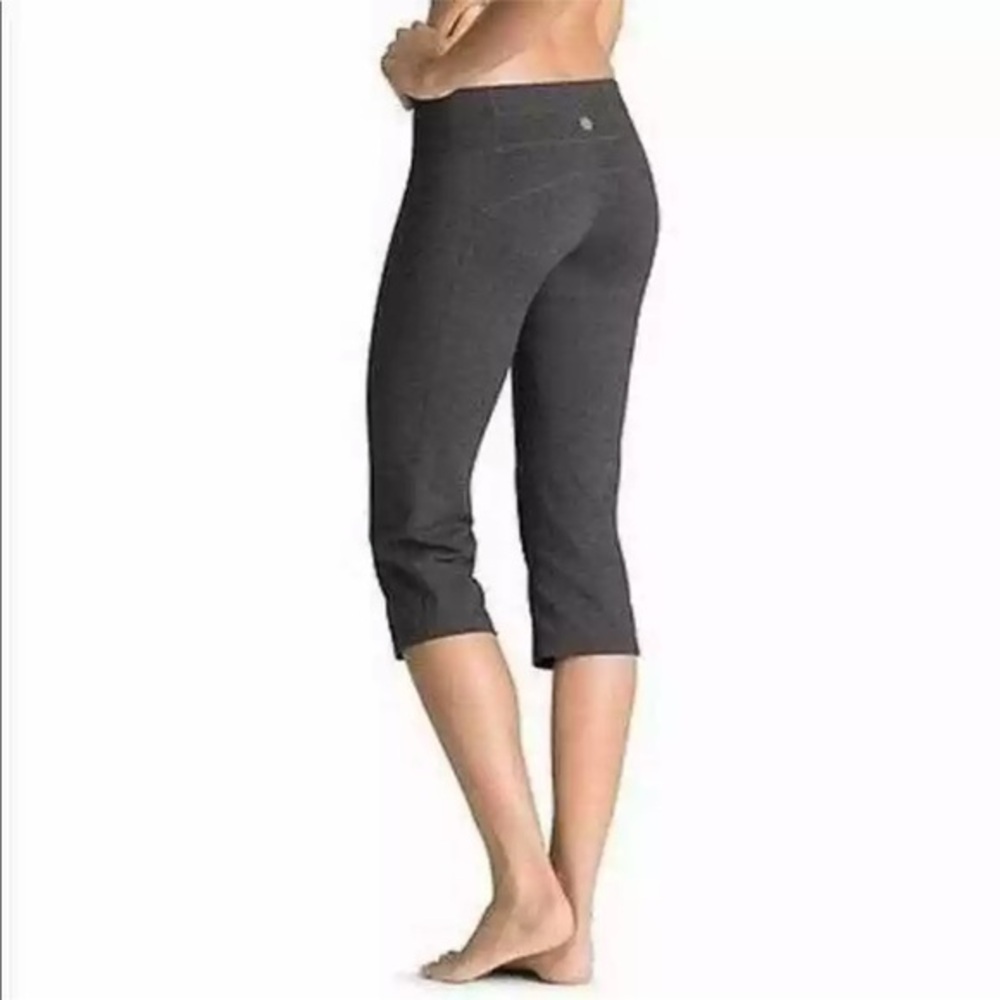 Athleta kick booty Capri leggings